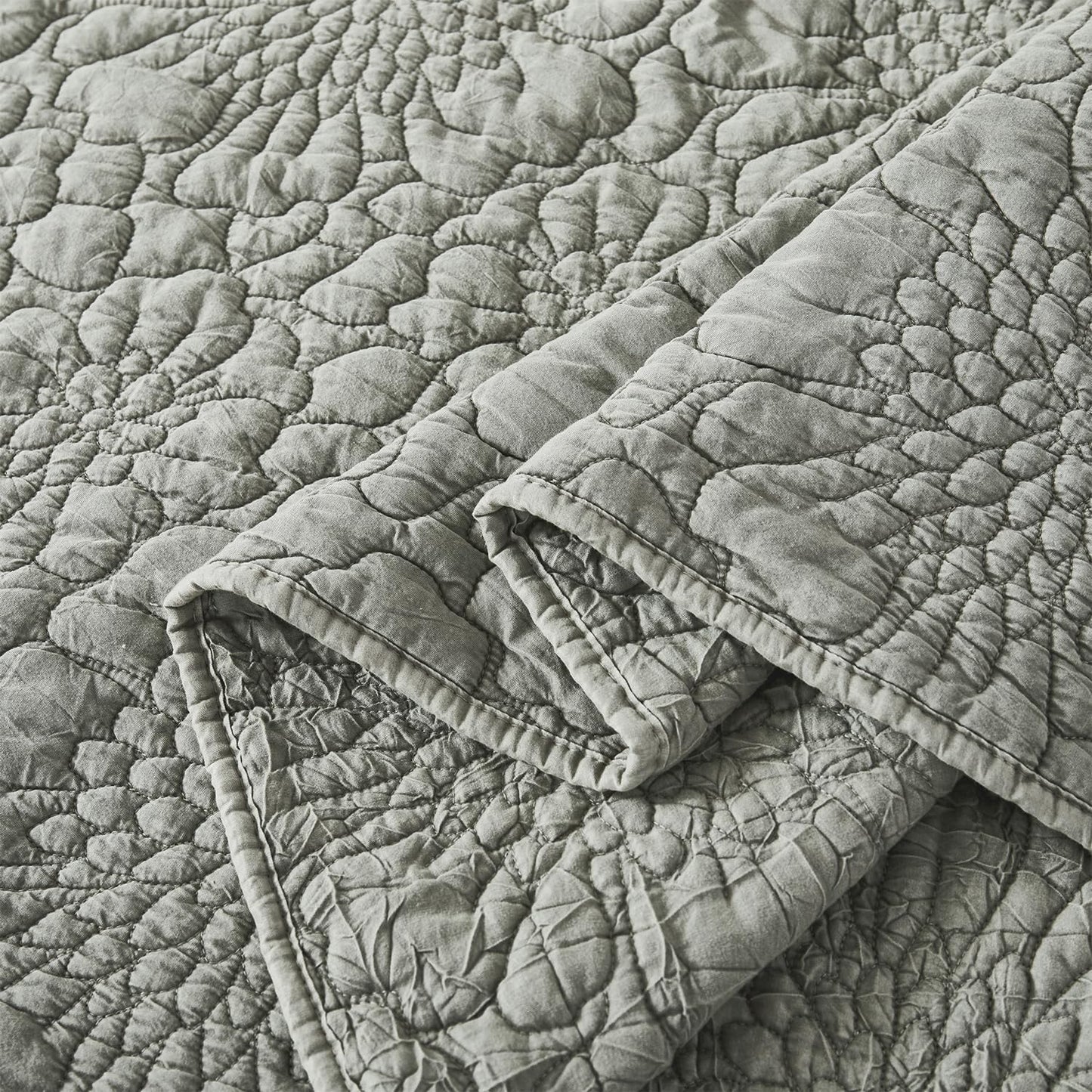 WINLIFE Khaki Ruffled Quilt Set 3pcs Queen 90''x98'' - Stone Washed Microfiber Crinkled Bedspread for All Season Farmhouse Style Lightweight Shabby Chic Coverlet Set with Pillow Shams