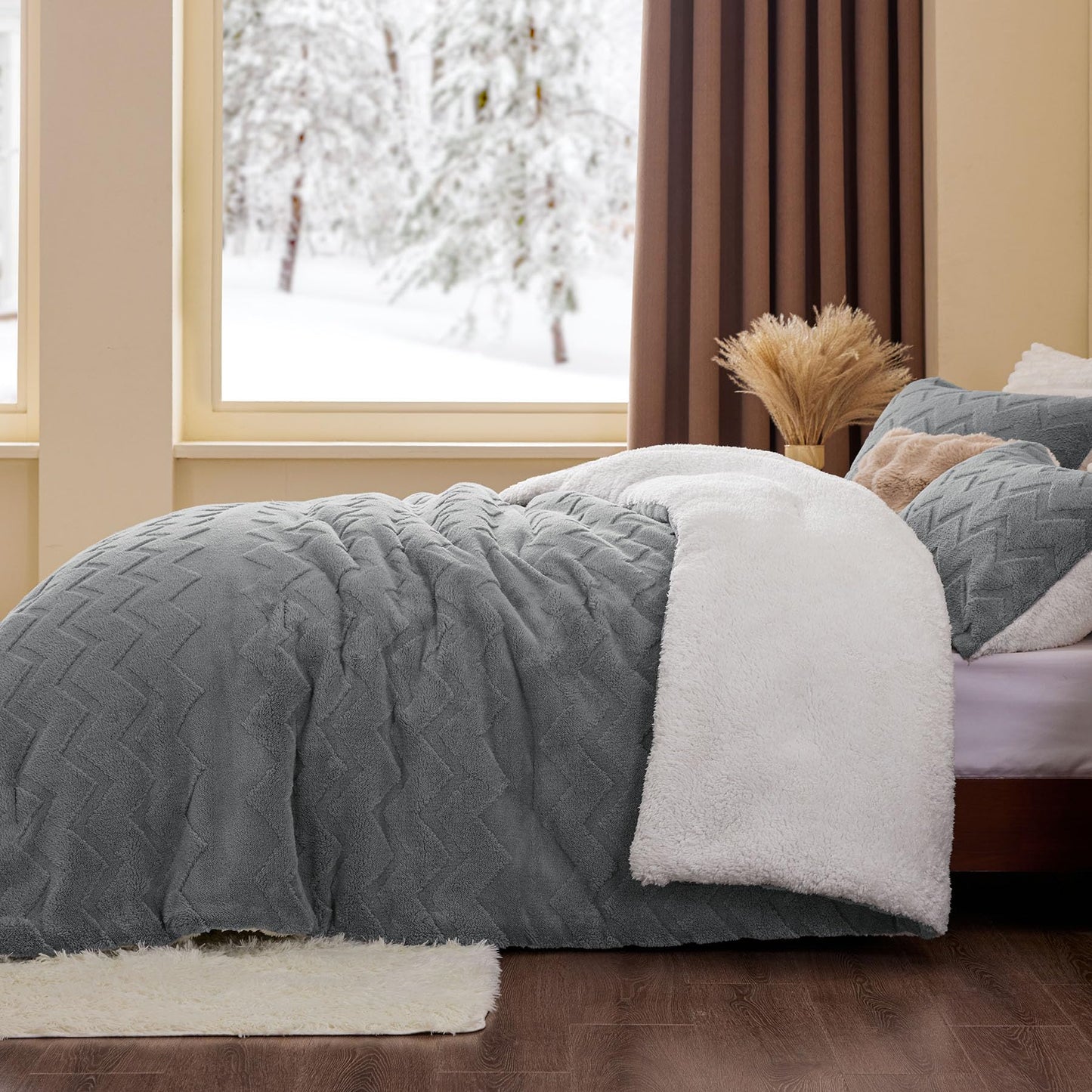 BEDELITE Fluffy Queen Comforter Set - Super Soft Sherpa Grey Comforter for Queen Size Bed, Luxury Warm Bedding Set for Winter, Fuzzy Bed Set 3 Pieces (1 Comforter, 2 Pillowcases)