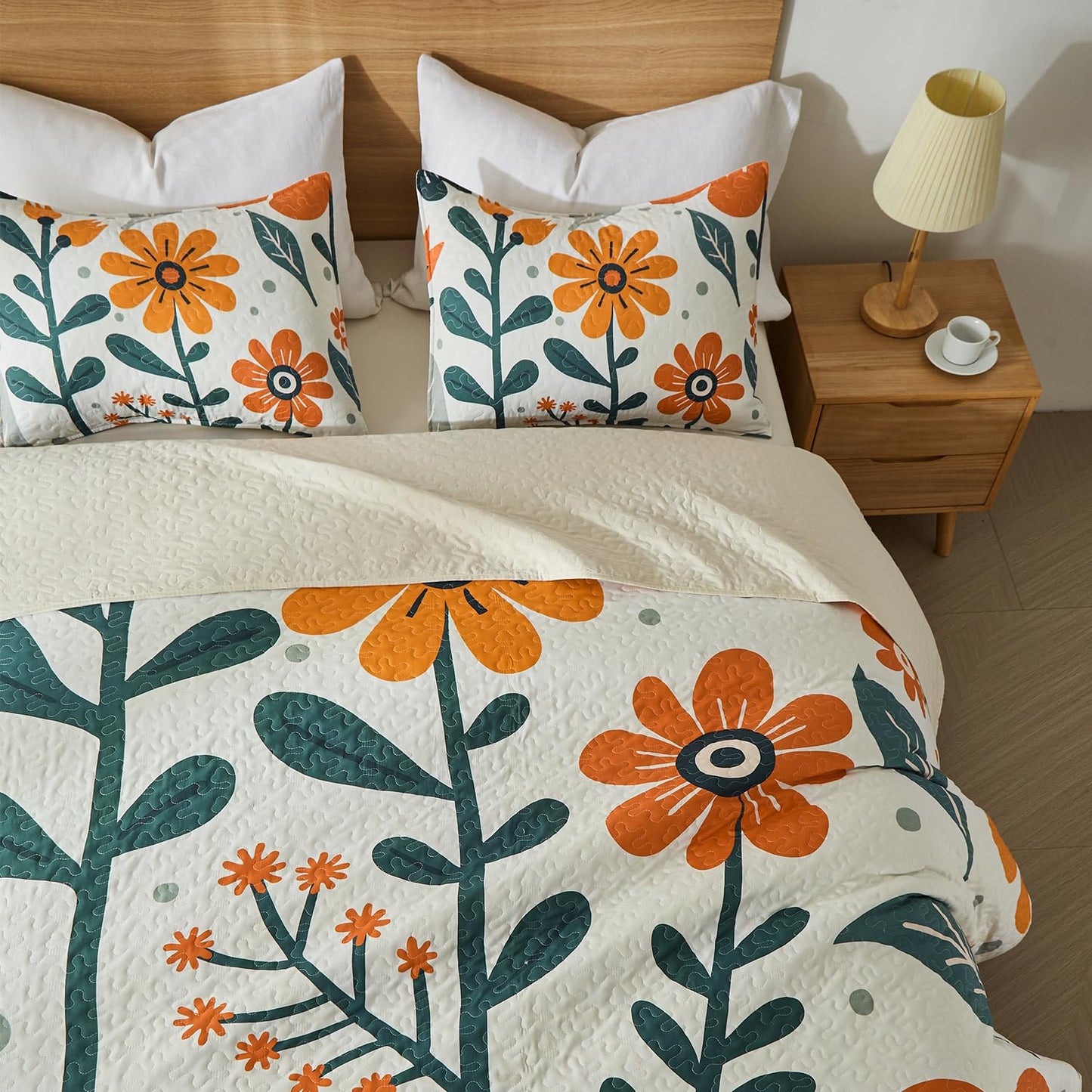 Yogeneg King Quilt Bedding Set,White Orange Botanical Pattern Beige King/Cal King Quilt Set,3 Piece Lightweight Soft Summer Bedspread Coverlet with 2 PIillow Shams,All Season(Beige,110"x96")