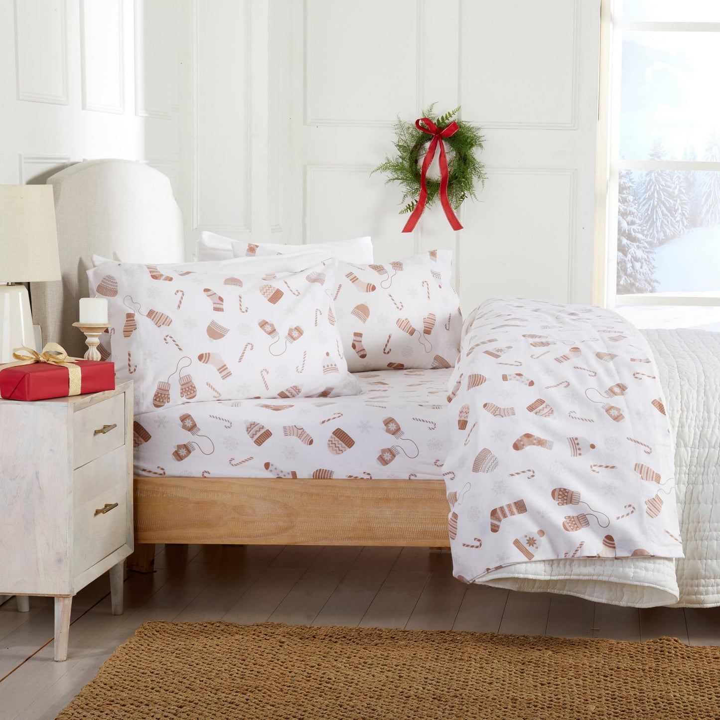 Market & Place 100% Cotton Queen Flannel Sheet Set | 4 Piece Deep Pocket Novelty Cozy Winter Bed Sheets | Double Brushed for Extra Softness & Comfort | Alpine Collection (Queen, Winter Mittens)