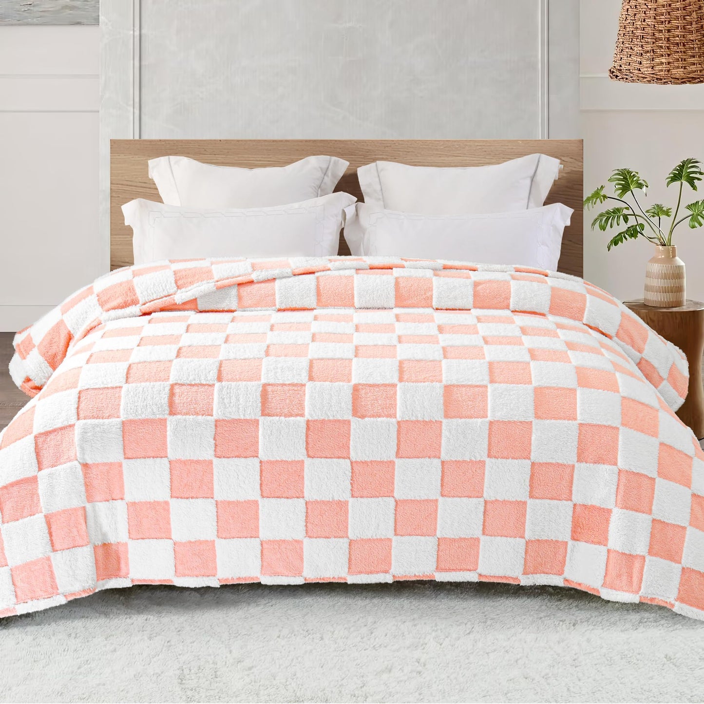 Exclusivo Mezcla Fleece Blanket Twin Size, Cozy Lightweight and Fuzzy Checkered Blankets for Couch or Bed, Suitable for All Seasons, Pink, 60" x 80"