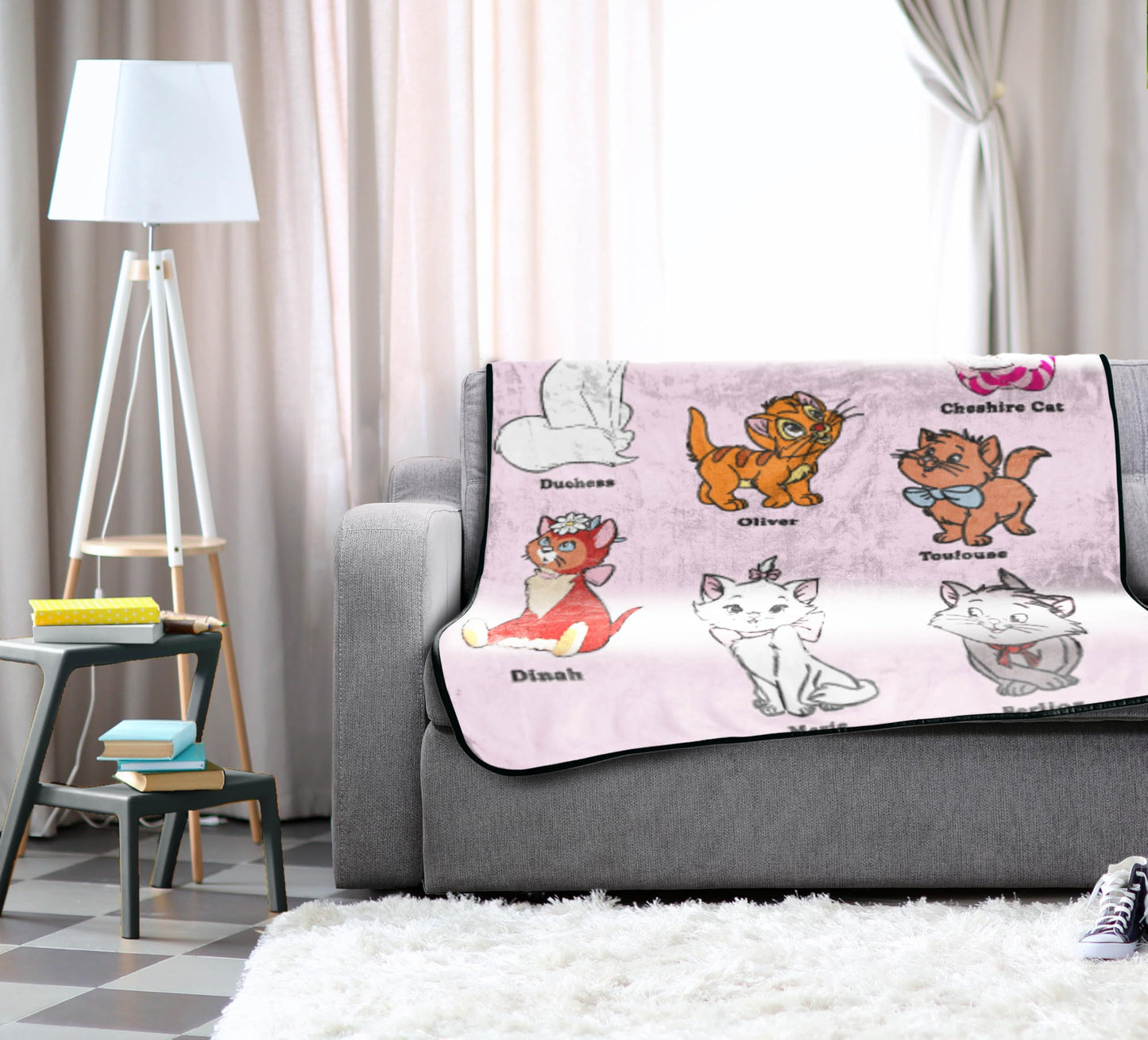 Jay Franco Kids Plush Throw Blanket – Soft & Cozy Fleece Throw for Bedroom & Couch Décor, Official Licensed Product, Pink - Disney Cats, 46x60 - Throw Blanket