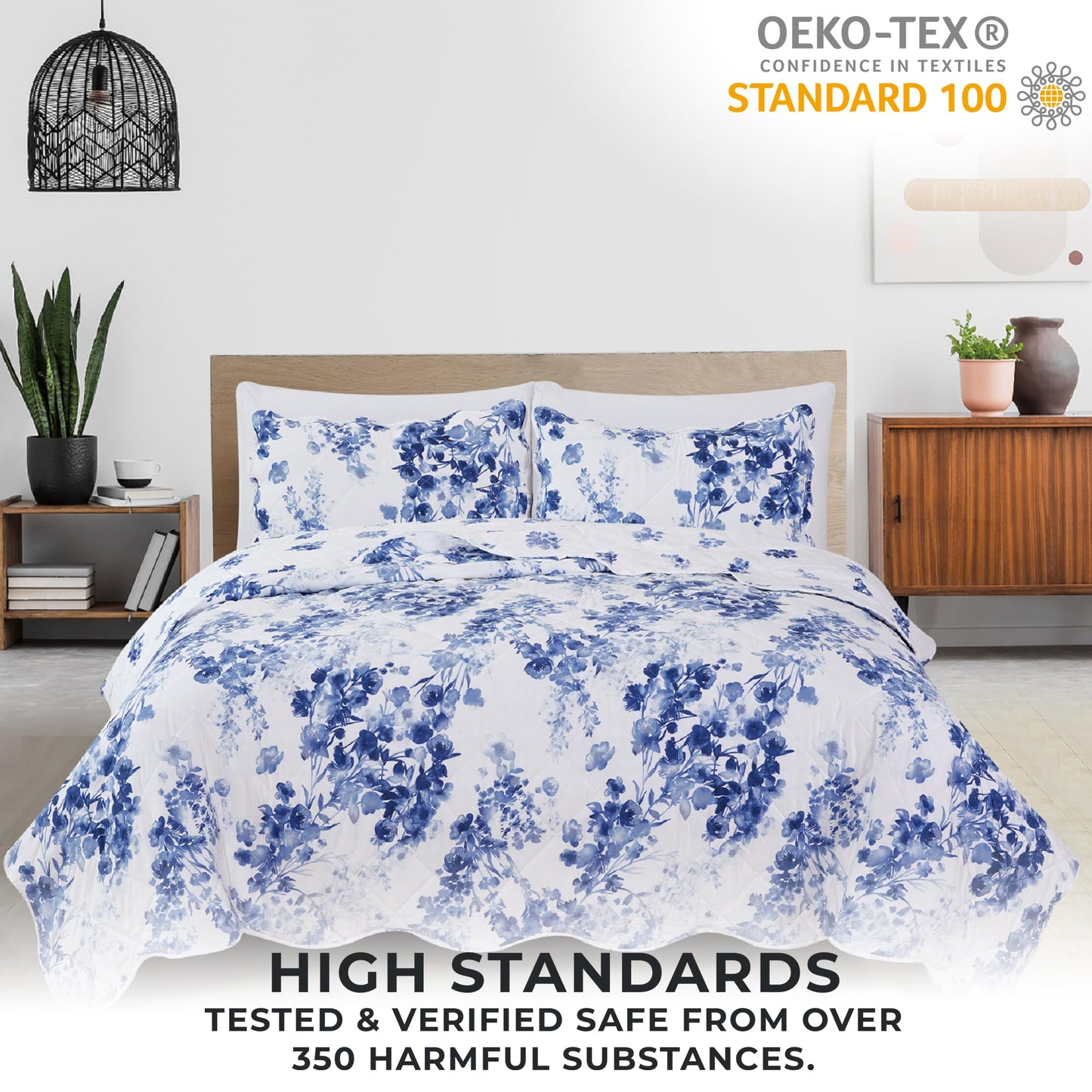 Great Bay Home Floral King Quilt Set with Shams, Blue Floral Bedding Set, All-Season, Lightweight Bedspread. Reversible, Farmhouse Bedding. (King, Jacqueline)