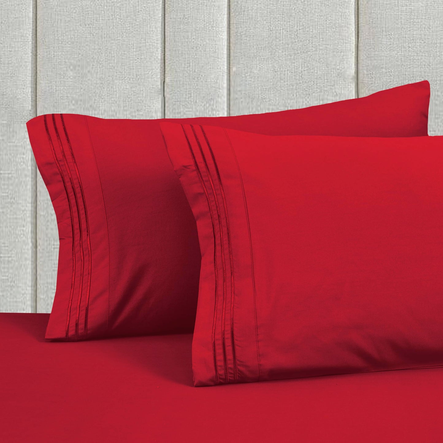 Mocassi Full Size 4-Piece Bed Sheet Set - 1800 Premium Hotel Quality Microfiber 18-24 Inches Extra Deep Pocket Fitted Sheet- Luxury Soft, Breathable, Wrinkle, and Fade Resistant, Red