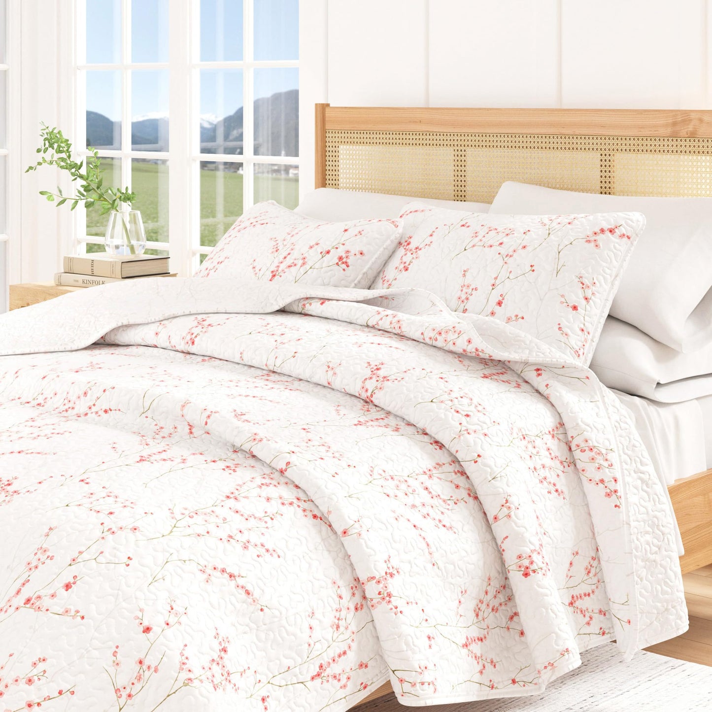 Great Bay Home Floral Quilt Set - 3-Piece King/California King Size Spring Bedding Set - Lightweight, All-Season, Reversible Bedspread (Cherry Blossom).