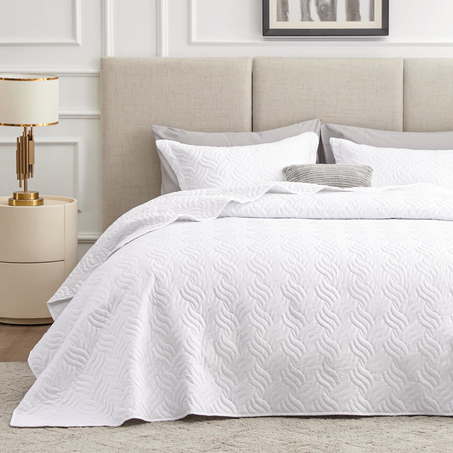 Love's cabin King Size Quilt Set White Bedspreads - Soft Bed Summer Lightweight Bedspread Comforter - Modern Style Wave Pattern Coverlet for All Season - 3 Pieces (1 Quilt, 2 Pillow Shams)