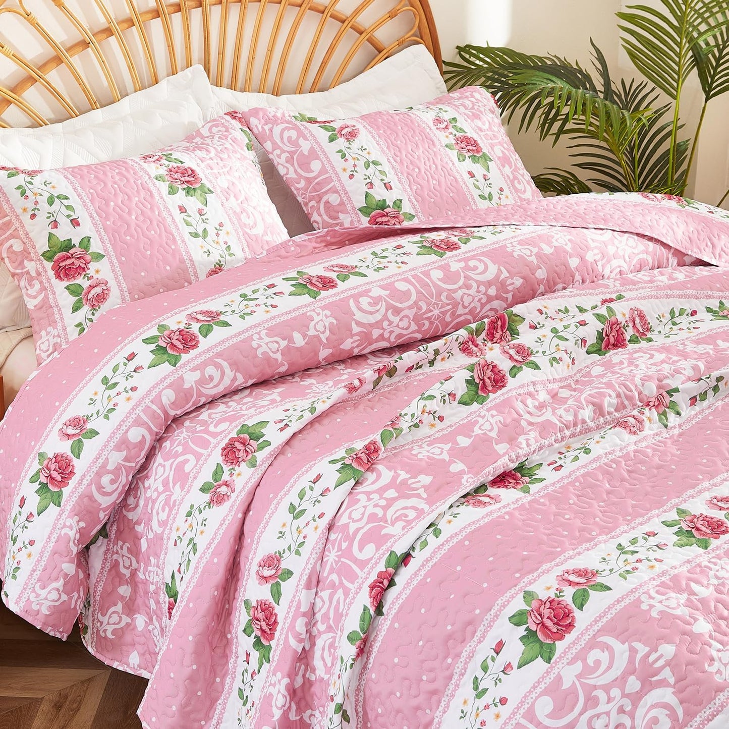 EVENHUG Quilt Queen Size Bedding Set Floral Bedspread Lightweight Reversible Bed Cover with 2 Pillow Shams for All Seasons 3 Pieces (92"X96")
