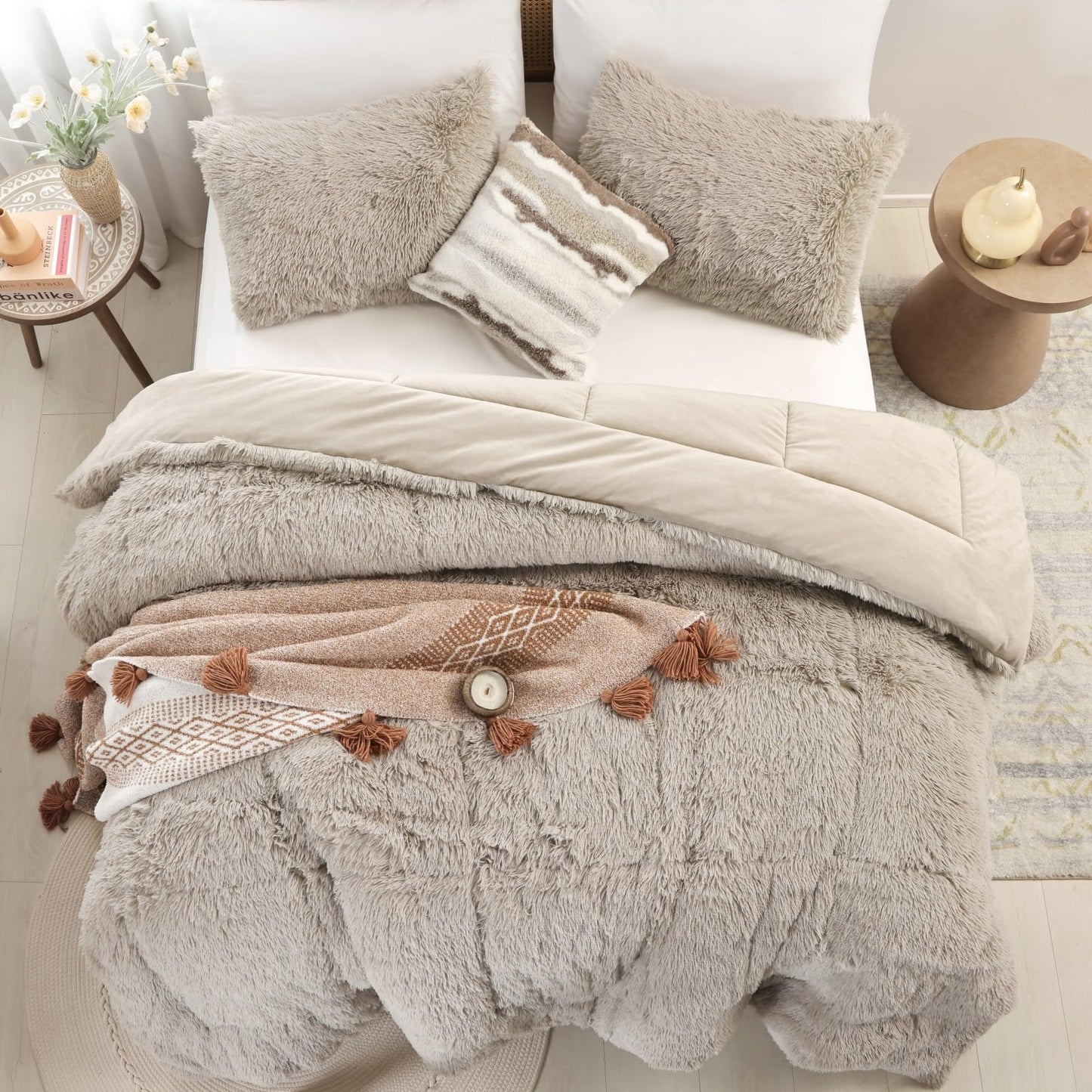 Smoofy Fluffy Queen Comforter Set, Faux Fur Comforter Set Queen Size, Luxury Fuzzy Bedding Set, Soft Shaggy Bed Set for All Season, 3 Pieces - 1 Comforter & 2 Pillowcases, Oatmeal