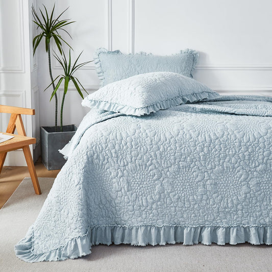 WINLIFE Queen Ruffled Quilt Bedding Set(90''x98''), Soft Stonewashed Bedspread Bedding Dusty Blue Floral Petal Pattern Crinkle Farmhouse Quilted Coverlet & Sets 3PCS for All Season