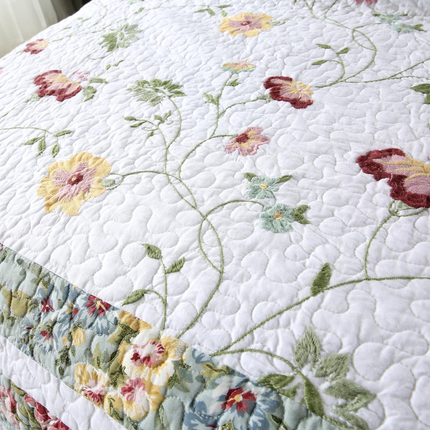 ROOMLIFE Quilt Set Queen Size 3D Floral Embroidery Pattern 3-Piece Cotton Reversible Quilted Embroidered Decorative Bedspreads Coverlet Bedding Set, Lightweight &Soft, All Season(104" X 90.5") Green