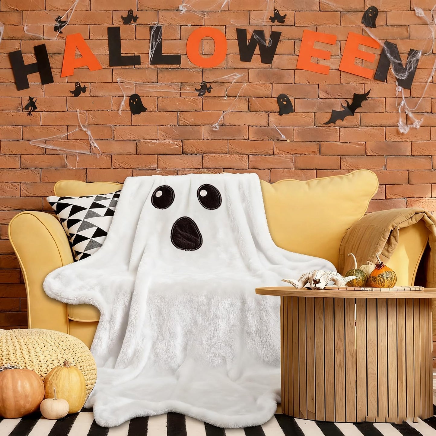 JarThenaAMCS Halloween Fuzzy Flannel Blanket 50 x 60 Inch Cute White Ghost Shaped Decorative Throw Blanket for Home Chair Soft Couch Bed
