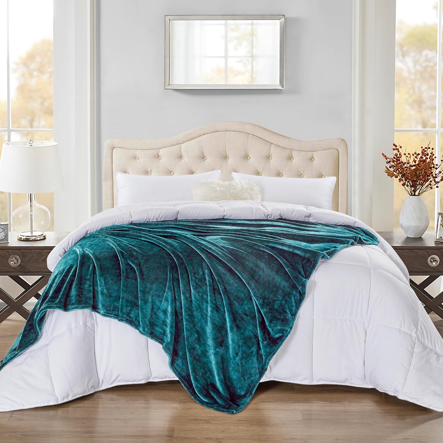 BOURINA Fleece Blanket Flannel Throw Blanket (Teal,Throw Size) Lightweight Cozy Microfiber Blanket for Sofa, Couch, Bed, Camping, Travel, 50x60 inches