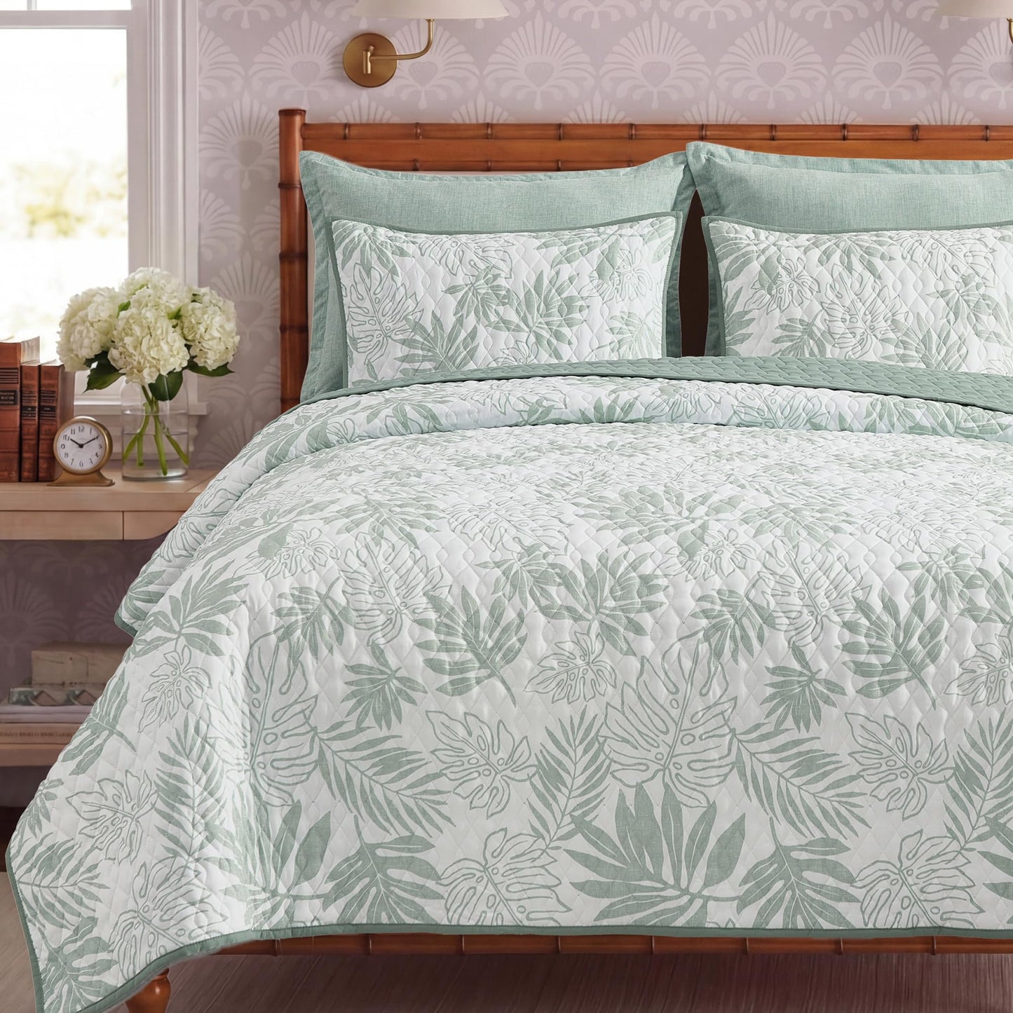 BLOOMHAVEN Quilt Set Queen Size, Storn Grey Tropical Quilt Sets, Reversible Bedspread Lightweight and Breathable for All Seasons, Soft Quilted Bedspread with 2 Pillow Shams