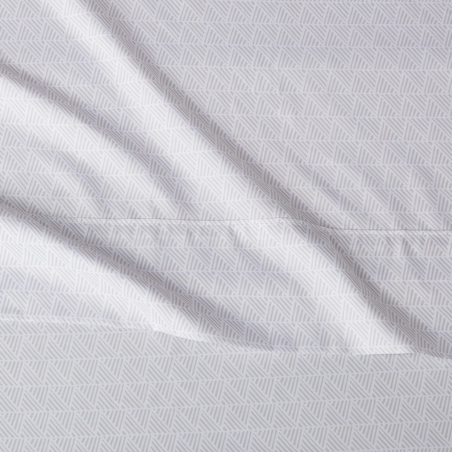 Amazon Basics Lightweight Super Soft, Wrinkle Free, Wrinkle Resistant Breathable Microfiber 4 Piece Bed Sheet Set With 14-Inch Deep Pockets, Full, Gray Crosshatch, Printed