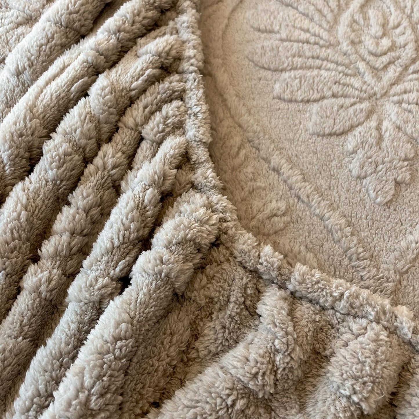 LweiPsqLin Fluffy Velvet Fitted Sheet Twin Size - Micro Fleece Bed Sheet with 15" Deep Pockets, Bohemian Floral Jacquard Mattress Cover, Shrink & Fade Resistant, Gray