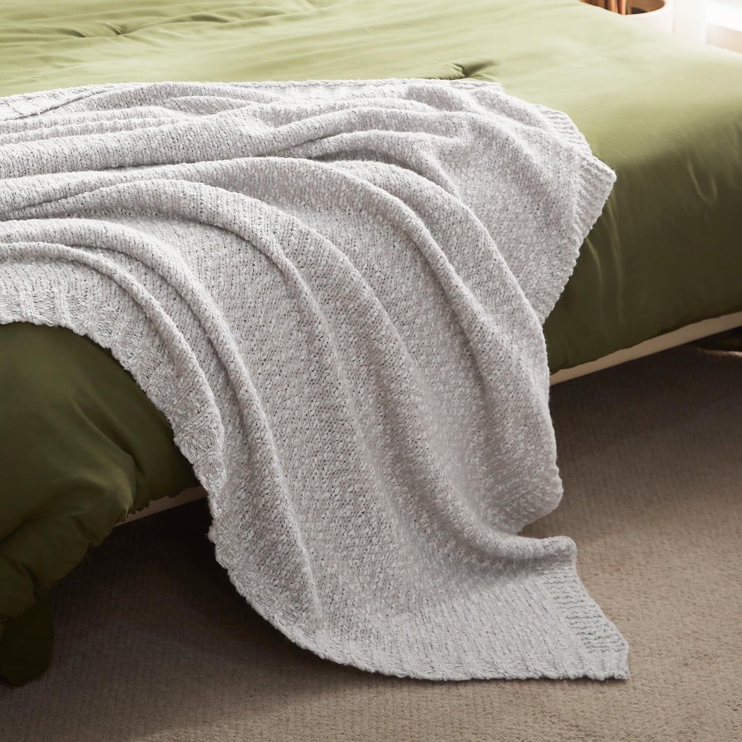 SLEEP ZONE Fleece Throw Blanket for Couch or Bed, Luxury 3D Imitation Shell Jacquard Decorative Blankets Cozy Soft Lightweight Fuzzy Gift Blanket 50"x60", Silver Gray