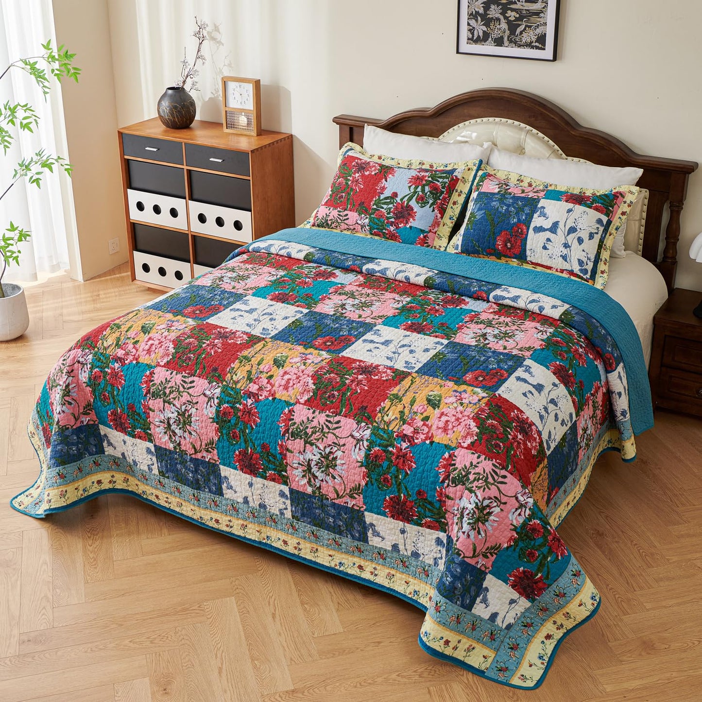 EVENHUG 100% Cotton Patchwork Quilt Queen Size Set Lightweight Floral Queen Quilts Bedding Set Bedspread Coverlet Reversible Bed Cover with Pillow Shams for All Seasons 3 Pieces (92"X96")