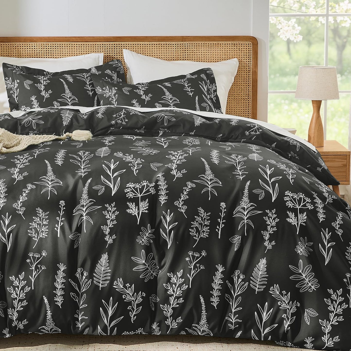 MUXHOMO Duvet Cover Queen Size, Reversible Floral Black Duvet Cover Set with Zipper Closure, 3 Pieces Botanical Patterns Soft Microfiber Bedding Set with 4 Ties (90"x90", 2 Pillow Cases)