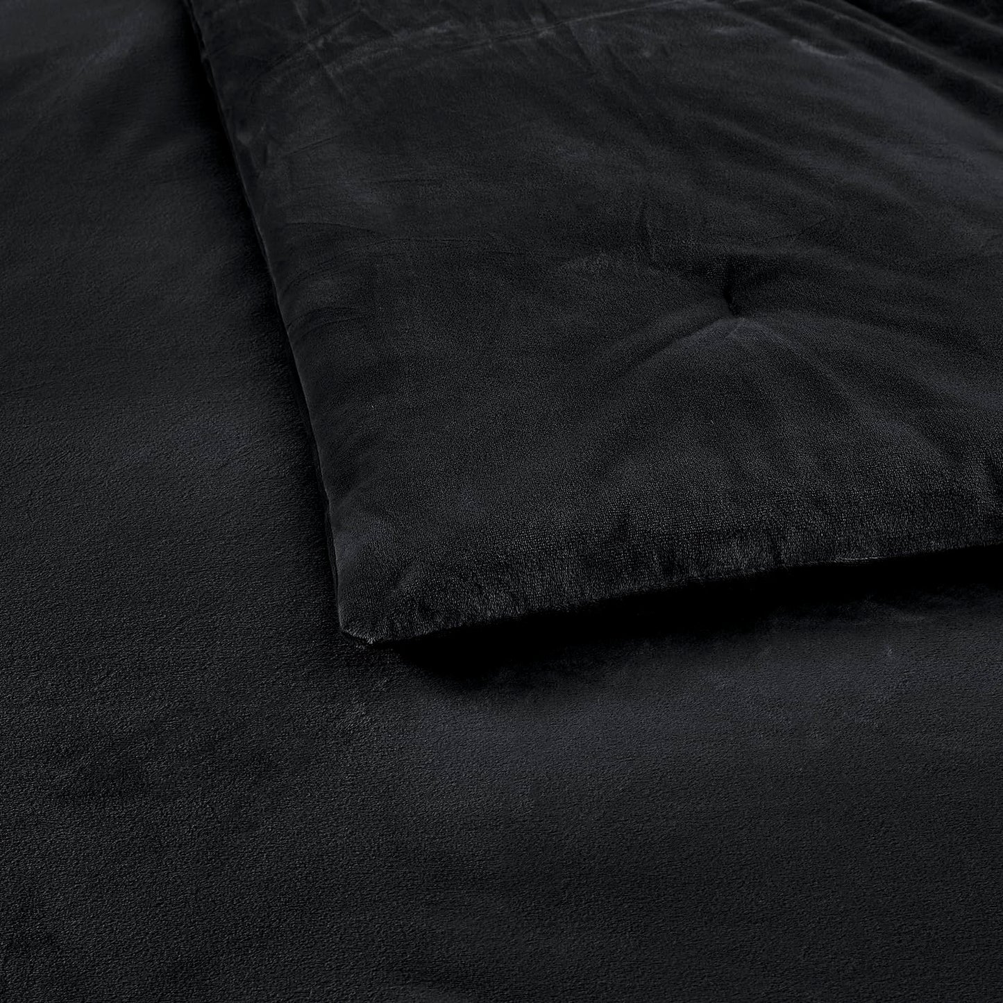 HUMESIIL Poly Plush Comforter Set, Poly Plush Fabric for Both Front and Reverse, with Downalternative Fill, 3 Pieces Queen 92"x96", Black