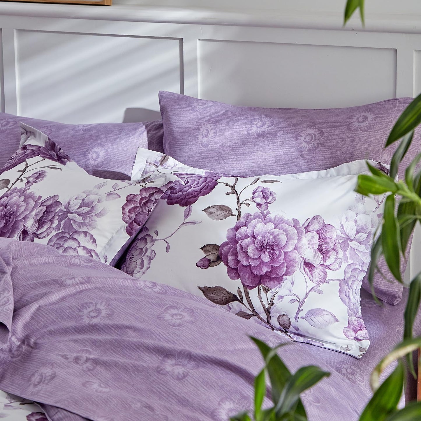 Purple Flower Bed in a Bag 7 Pieces Queen size Floral White Comforter Sheet Set Soft Microfiber Lightweight Summer Bed Set (1 Comforter 2 Pillow Shams 1 Flat Sheet 1 Fitted Sheet 2 Pillowcases)