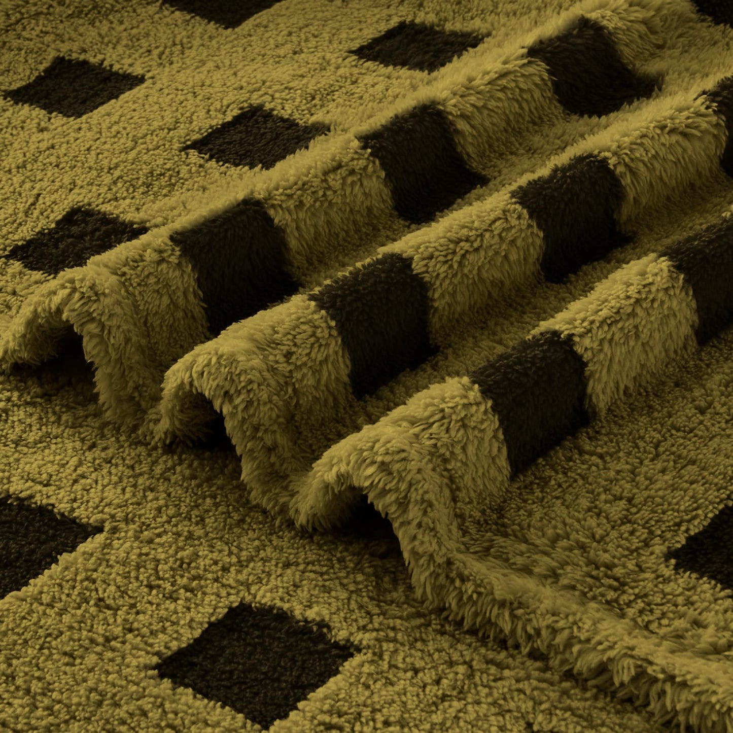 FY FIBER HOUSE Checkered Fluffy Blanket 340GSM - 3D Grid Pattern Soft Fuzzy Throw for Bed Couch Sofa, 50"x60", Olive Green