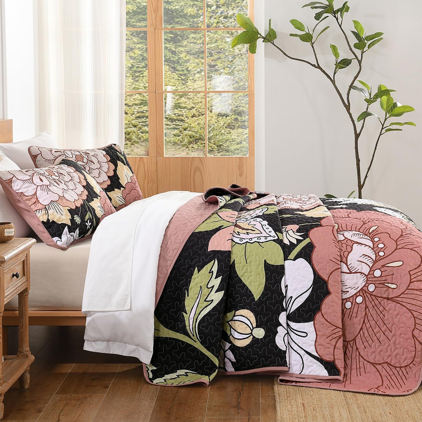DJY Black Quilt Set Queen Size 3 Pieces Floral Boho Bedspread Coverlet Set, Soft Microfiber Black Pink Farmhouse Floral Quilted Bedding Set Reversible Bed Cover for All Season, 96''x90''