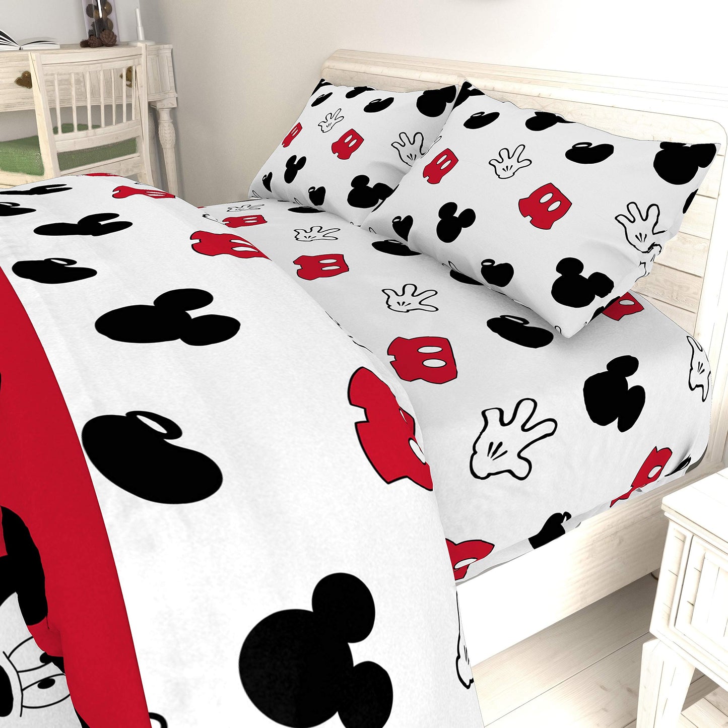 Jay Franco Disney Mickey Mouse Kids Twin Sheet Set 3 Piece - Reversible, Super Soft Brushed Microfiber, Deep Pocket, Fade Resistant, Machine Washable Kids Bedding (Official Disney Product)