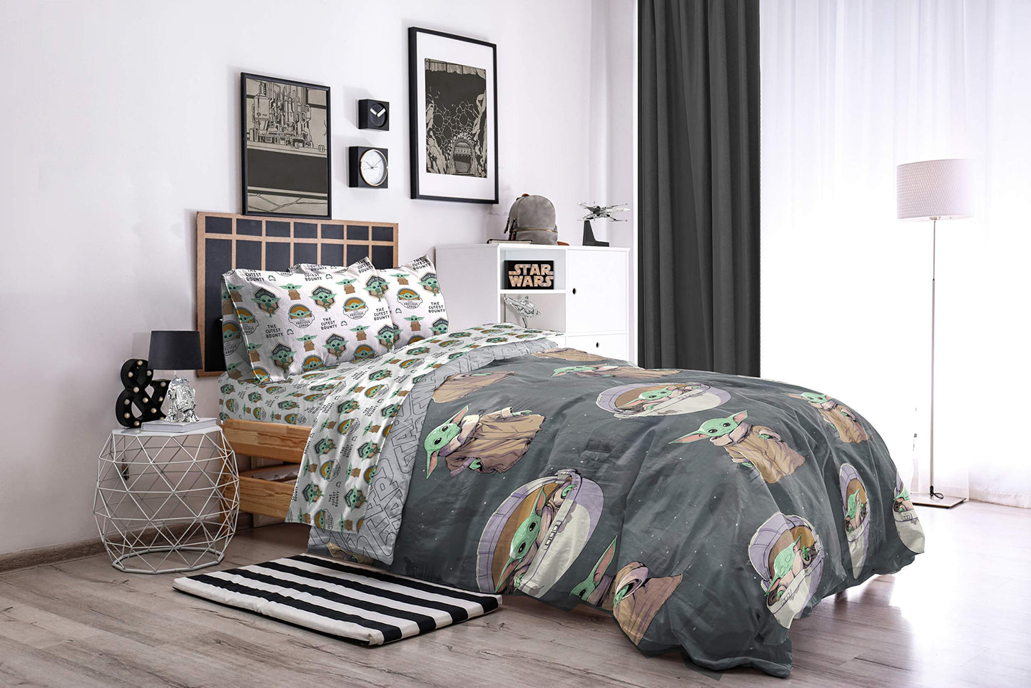 Jay Franco Star Wars The Mandalorian The Child 5 Piece Queen Bed Set - Includes Reversible Comforter & Sheet Set - Bedding Features Baby Yoda - Super Soft Fade Resistant Microfiber Official Product