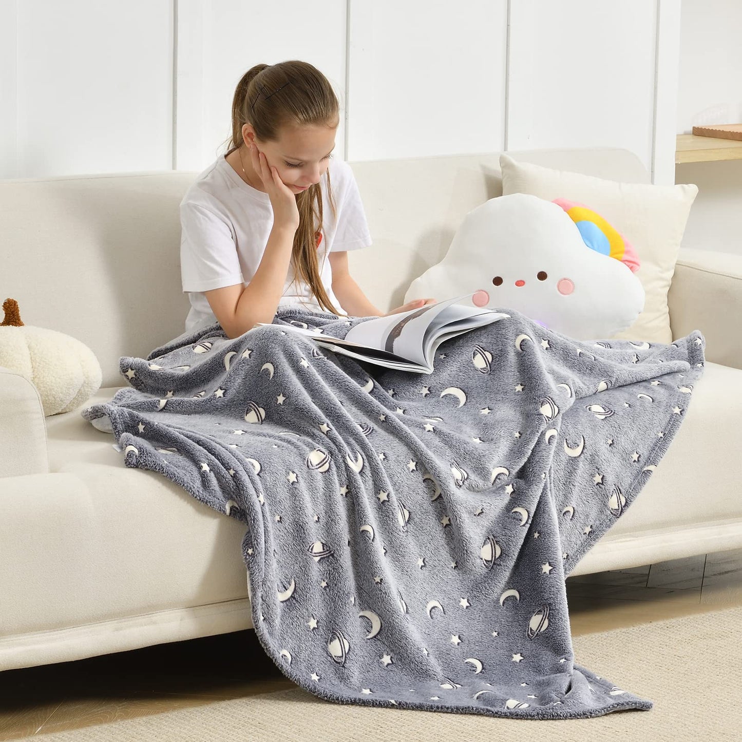SOCHOW Glow in The Dark Throw Blanket 50 x 60 Inches, Galaxy Stars Pattern Soft Cozy Flannel Fleece Blanket for Sons Daughters, All Seasons Grey Presents Blanket for Preteens Teens