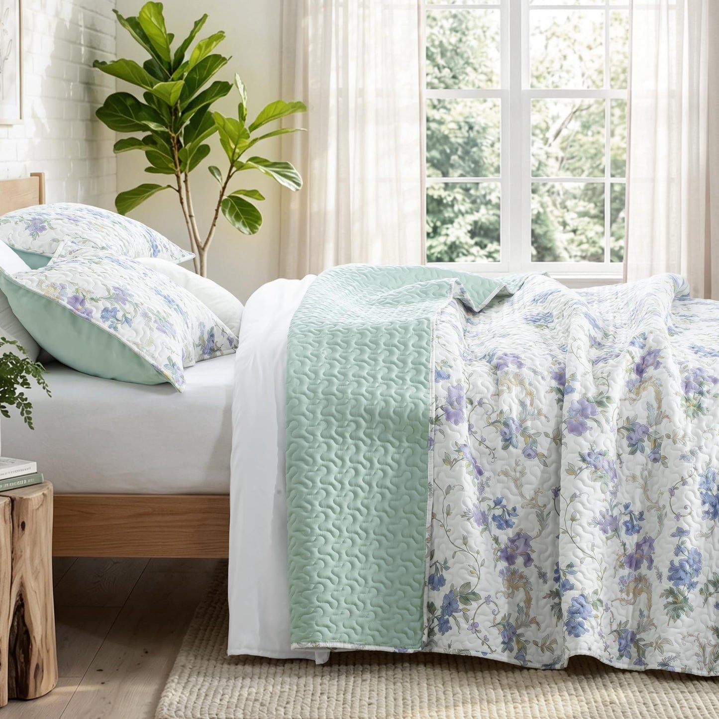 Exclusivo Mezcla Floral Quilt King Size, Faint Yellow King Size Quilt Bedding Set with Purple Floral & Vine Pattern, Reversible Lightweight Bedspreads Coverlets Bed Cover for All Seasons (104"x96")
