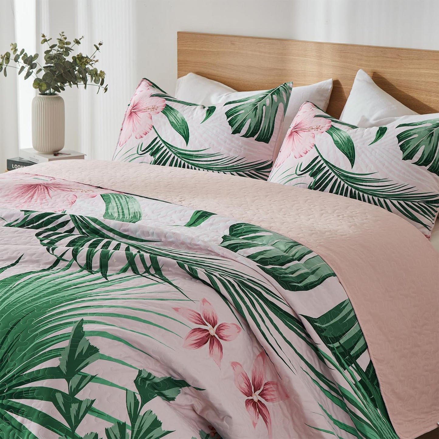 Yogeneg Queen Quilt Bedding Set,Green Botanical Pattern Blush Full/Queen Quilt Set,3 Piece Lightweight Soft Summer Bedspread Coverlet with 2 PIillow Shams,All Season(Pink,90"x96")