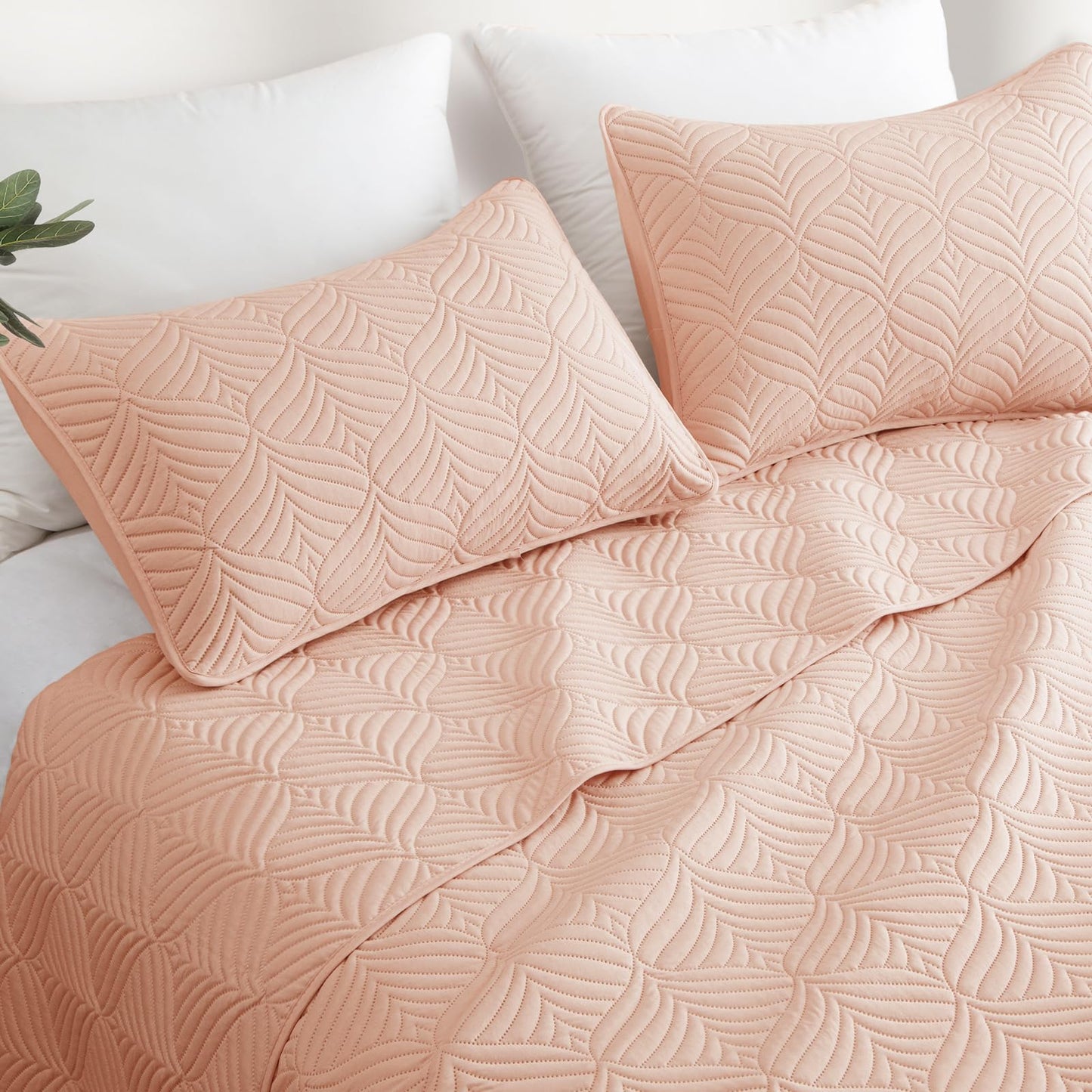 Whale Flotilla Extra Soft Full Queen Quilt Bedding Set, Lightweight Blush Pink Bedspreads Quilts Queen Size with Modern Pattern, Reversible 3-Piece Coverlet with 2 Pillow Shames for All Seasons