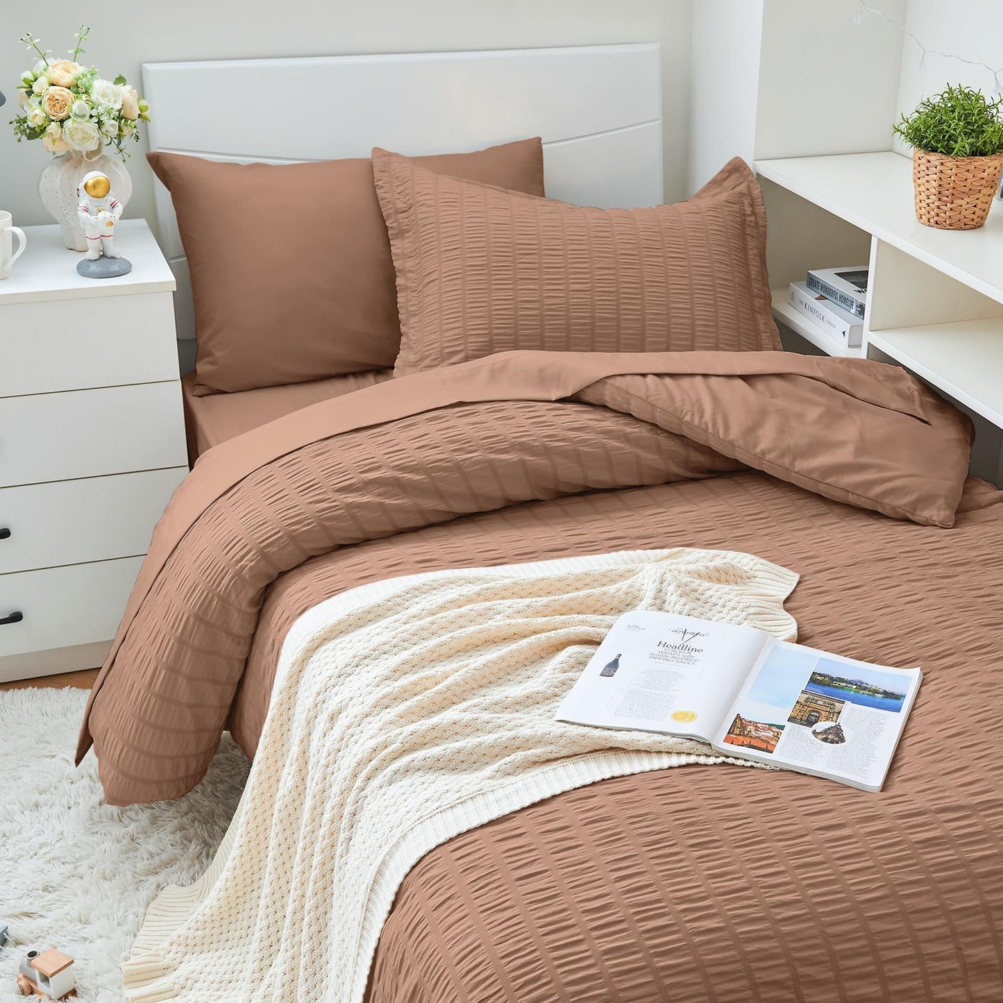 HYMOKEGE Mocha Mousse Twin Comforter Set Seersucker 5 Pieces, All Season Luxury Bed in a Bag for Bedroom, Bedding Set with Comforter, Sheets, Pillowcase & Sham