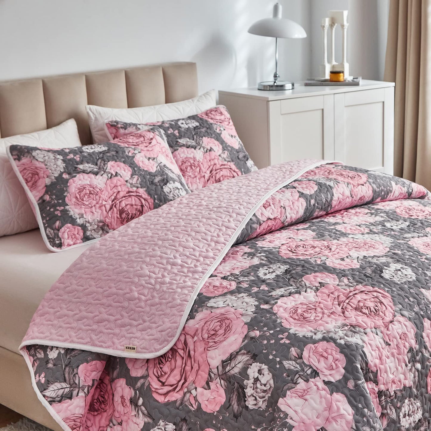 3 Pieces Quilt Set Grey with Pink Floral Quilt Bedding Set Queen Size Soft Microfiber Lightweight Reversible Coverlet Bedspread for All Season Grey Flower Quilt Set (1 Quilt+ 2 Shams)