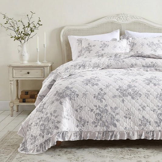 HORIMOTE HOME Greyish Blue Ruffled Quilt King Size with 2 Pillow Shams, Shabby Chic Reversible Floral Bedspread Coverlet, Soft Lightweight Comforter Bed Cover for All Season, 3 Pieces, 106x96 inches