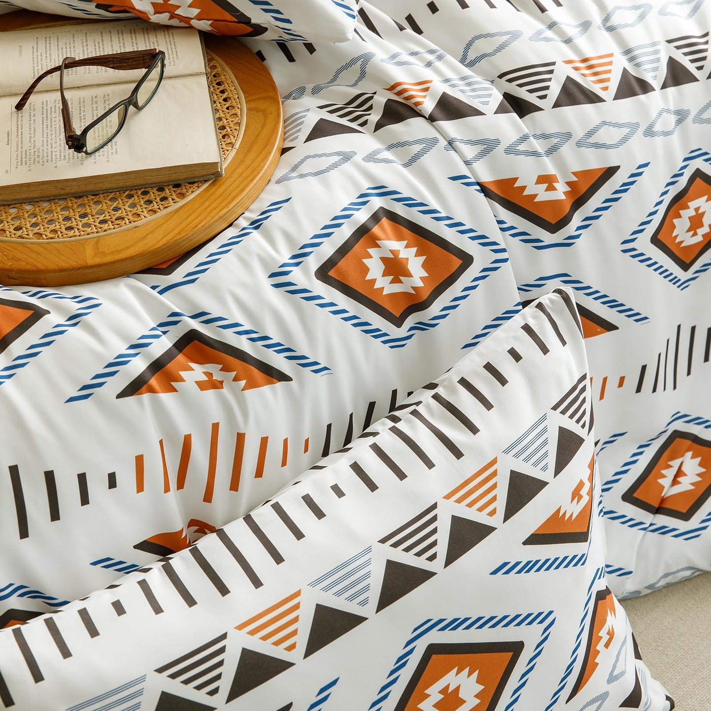 CLOTHKNOW Aztec Geometric Queen Comforter Set 3Pcs Boho Bedding Comforter Sets Southwest Comforter Bohemian Comforter with 2 x Pillowcases
