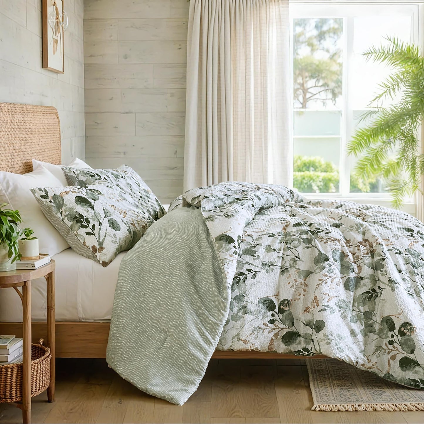 Regency Heights Lightweight Seersucker Botanical Comforter Set Twin Size, 2 Pieces Reversible Design with Striped Print, Premium Microfiber Bedding Set, Comforter and Sham Set, Green