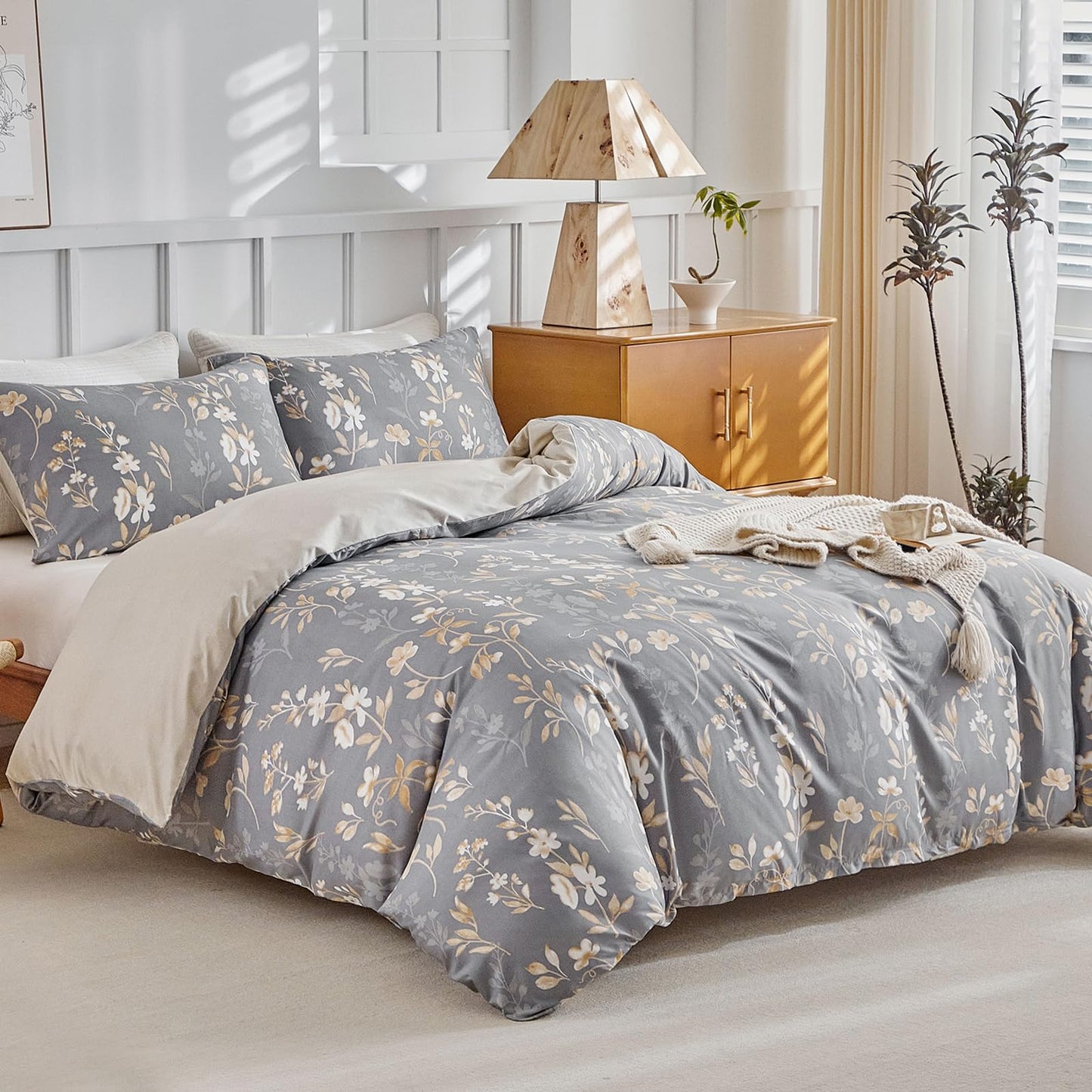 Lekesky King Duvet Cover Set, Gold Floral Duvet Cover King Size, 3 Pieces Grey Bedding Sets with Zipper, Ultra Soft Microfiber Reversible King Size Comforter Cover with 2 Pillowcases 20"x36"