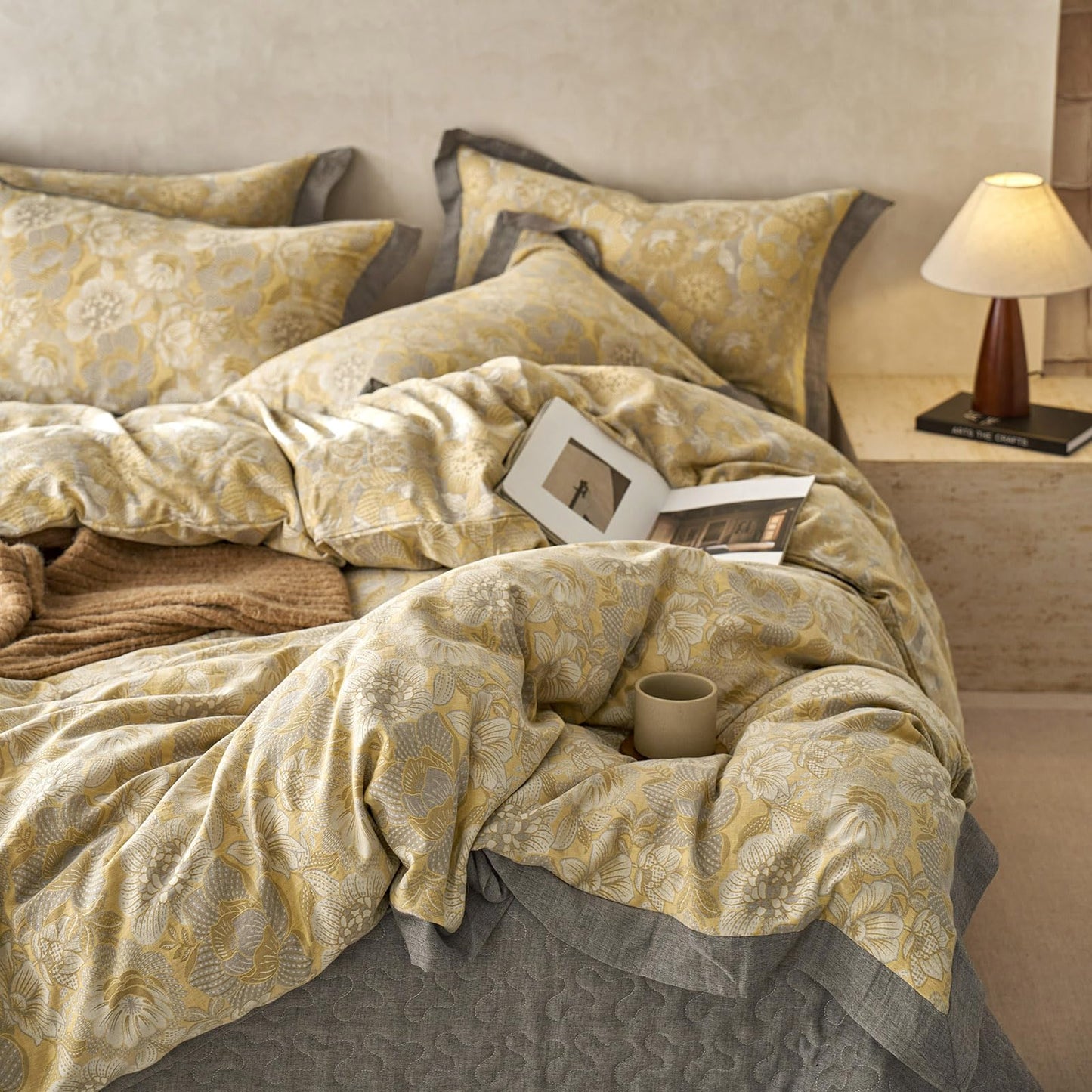 VM VOUGEMARKET Yellow Flower Duvet Cover Queen,3 Pieces Retro Jacquard Golden Floral Bedding Set,Linen Cotton Yarn-Dyed Textured Duvet Cover with Zipper Closure