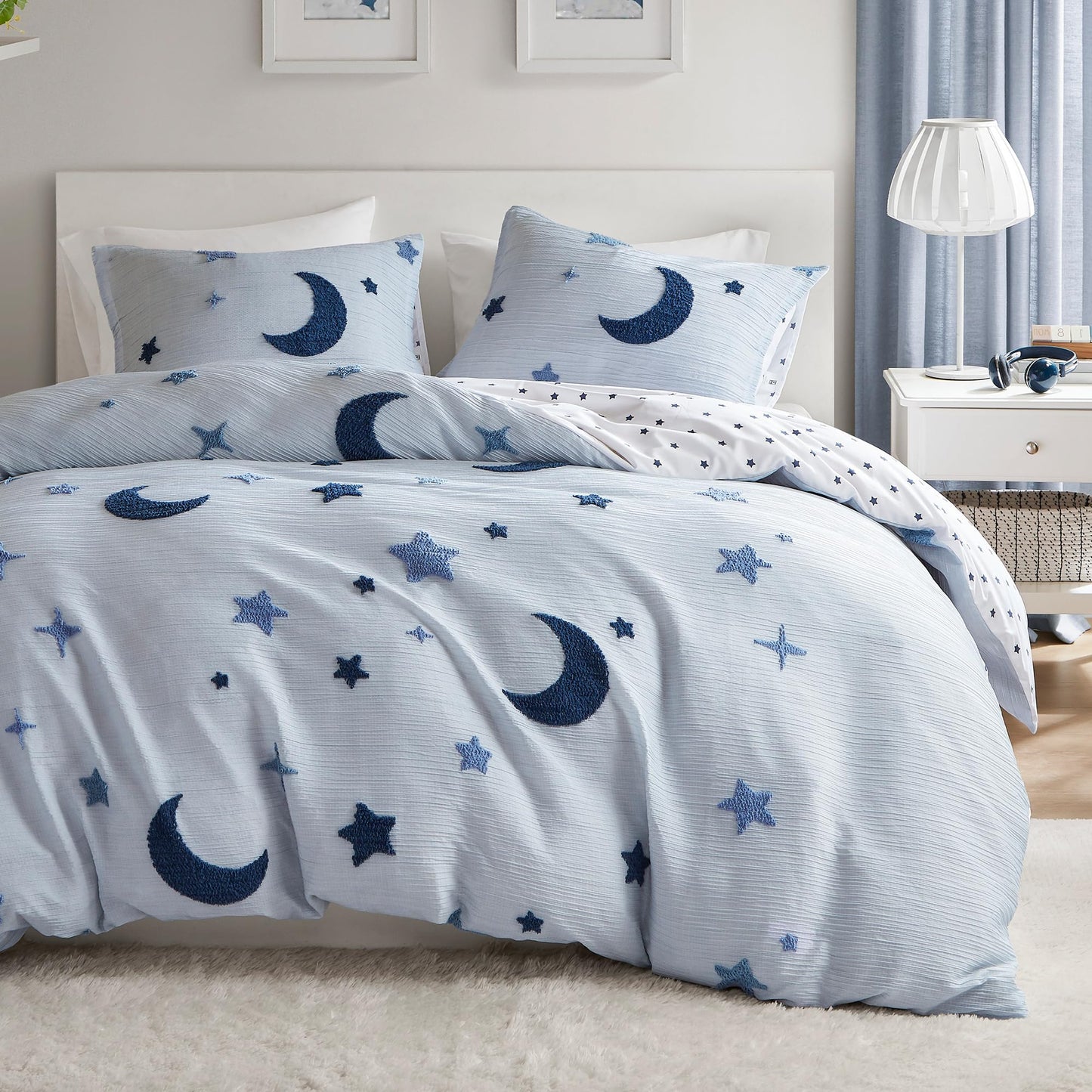 Intelligent Design Kids Cosmos Full Size Duvet Set – Blue Star and Moon Tufted Chenille, Reversible 3-Piece Bedding with Star Pillow, Full/Queen
