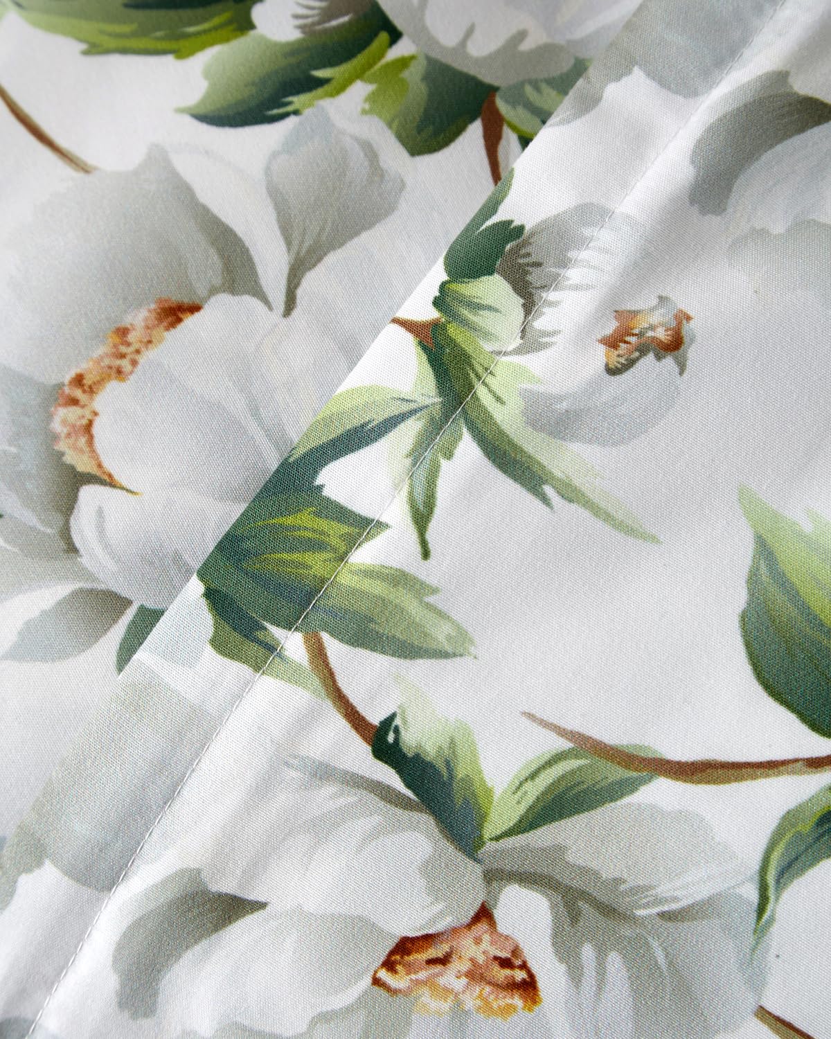 Duvet Cover Queen Size Set - Extra Soft Floral Duvet Cover 90 x 90 with 2 Pillow Shams - Comfy, Breathable Floral Bedding Set - Hotel Luxury & Fade Free with Zipper Closures and Ties - Magnolia Garden