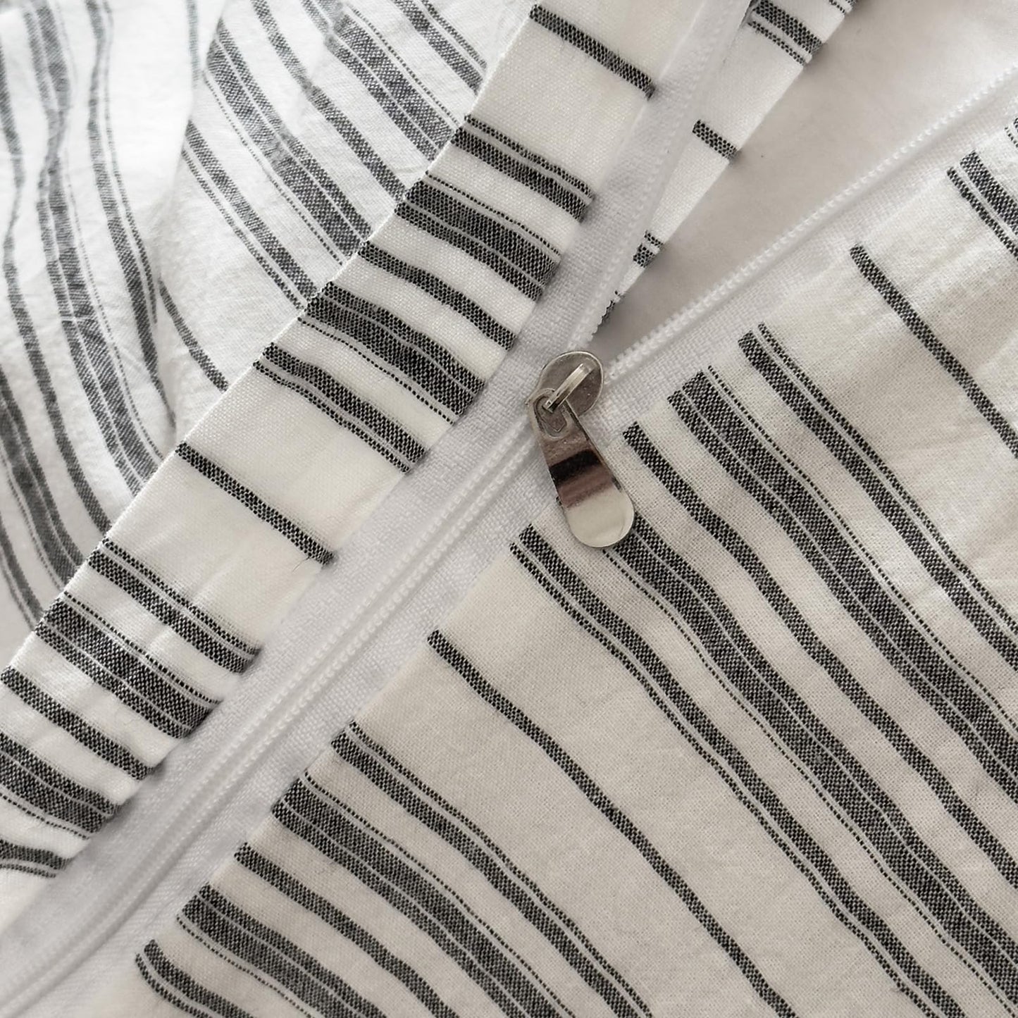 VM VOUGEMARKET Striped Duvet Cover Set, 100% Washed Cotton Textured Minimalist Bedding Set, Ticking Pinstripe Farmhouse, 3 Pieces, White Black Stripes, Queen Size