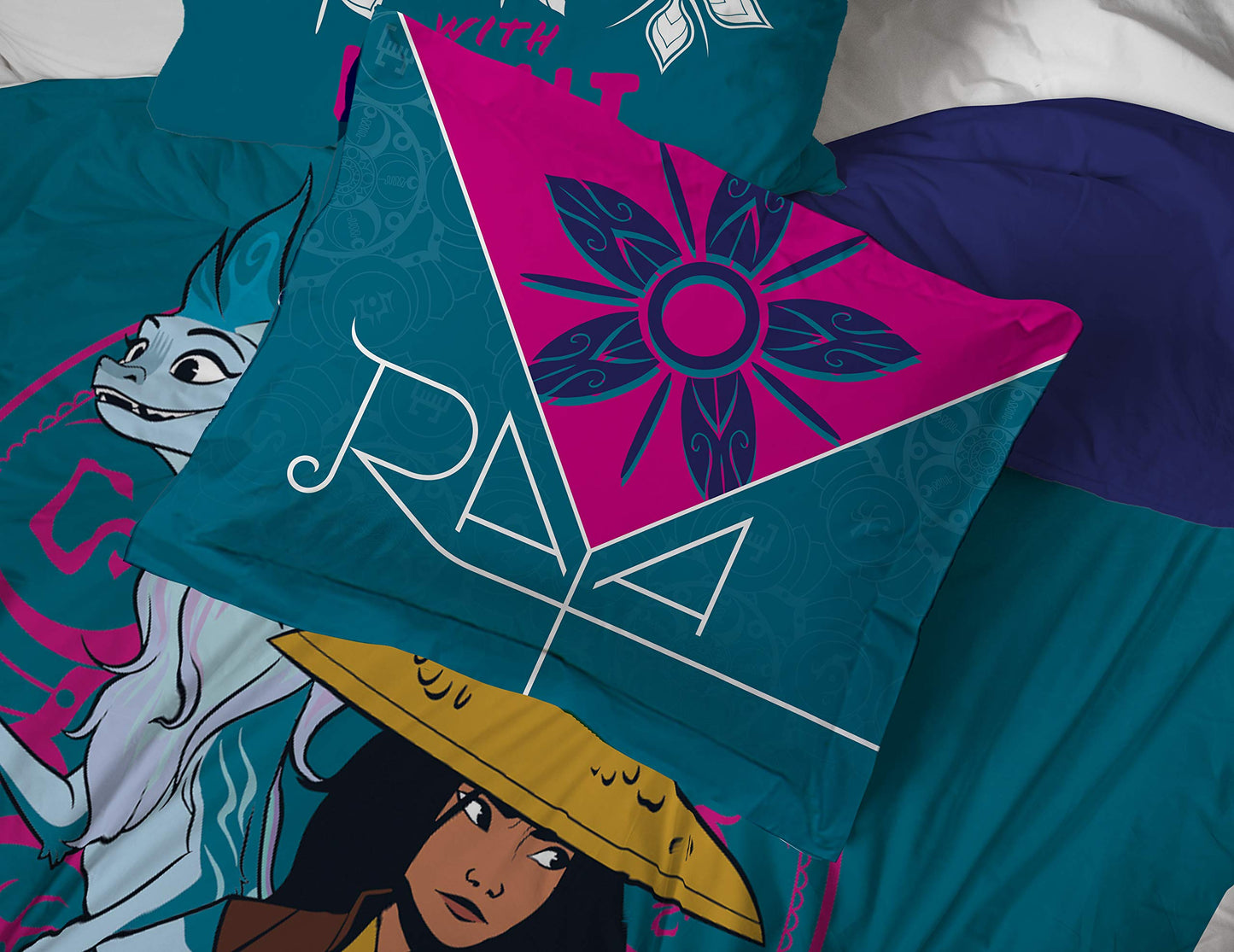 Jay Franco Disney Raya & The Last Dragon Eternals 7 Piece Queen Bed Set - Includes Reversible Comforter & Sheet Set, Bedding - Super Soft Fade Resistant Microfiber