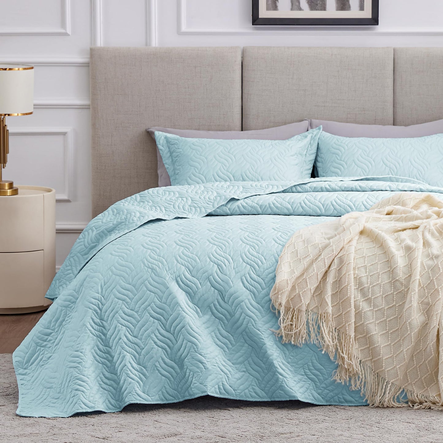 Love's cabin California King Size Quilt Bedding Set Light Blue Bedspread - Cal King Summer Lightweight Bedspread Comforter - Wave Pattern Coverlet for All Season - 3 Pieces (1 Quilt, 2 Pillow Shams)