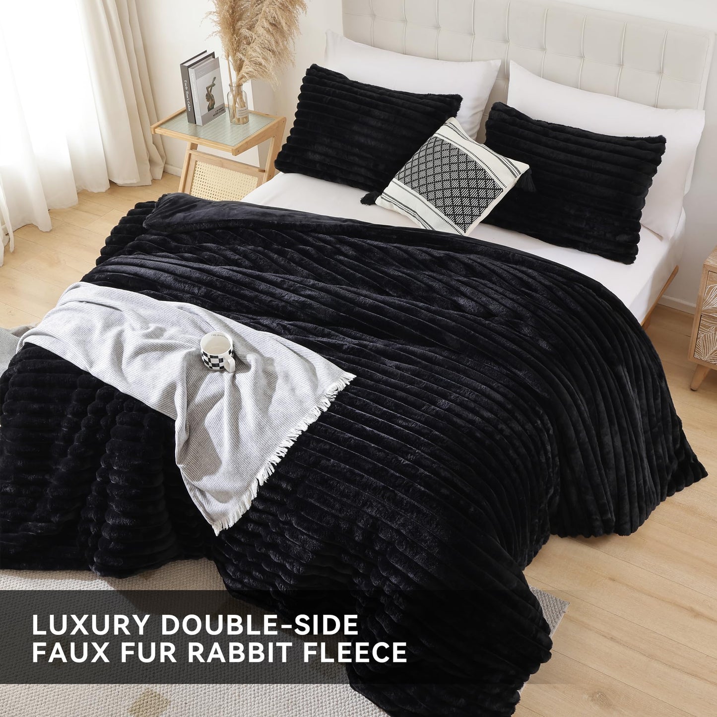 Smoofy Fluffy King Size Comforter Set 3 Pieces - Black Fleece Fluffy Comforter Set, Luxury Fuzzy King Bedding Set, Soft King Bed Set All Season, Heavy Faux Fur Comforter with 2 Pillow Cases