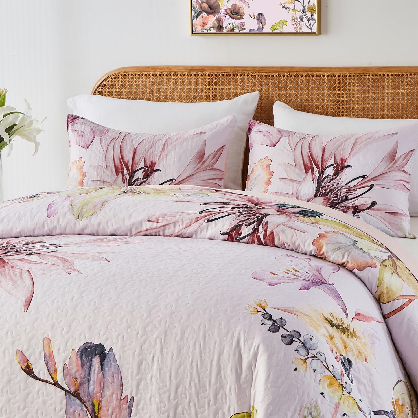 Yogeneg King Size Quilt Set, Elegant Floral Botanical Pattern Pink Bedding Set,3 Piece Lightweight Soft Summer Bedspread Coverlet with 2 PIillow Sham for All Season(Blush Floral,110"x96")