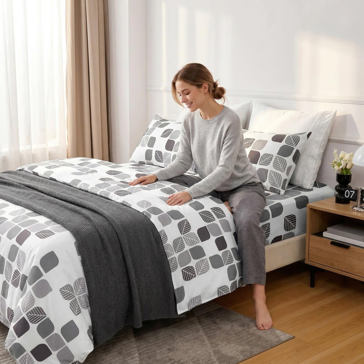 HCORA Geometric Queen Sheet Set, Ultra Soft Double Brushed Microfiber Bed Sheets, Deep Pocket, Breathable, Wrinkle Resistant, Easy Care, 4PC, Queen Size