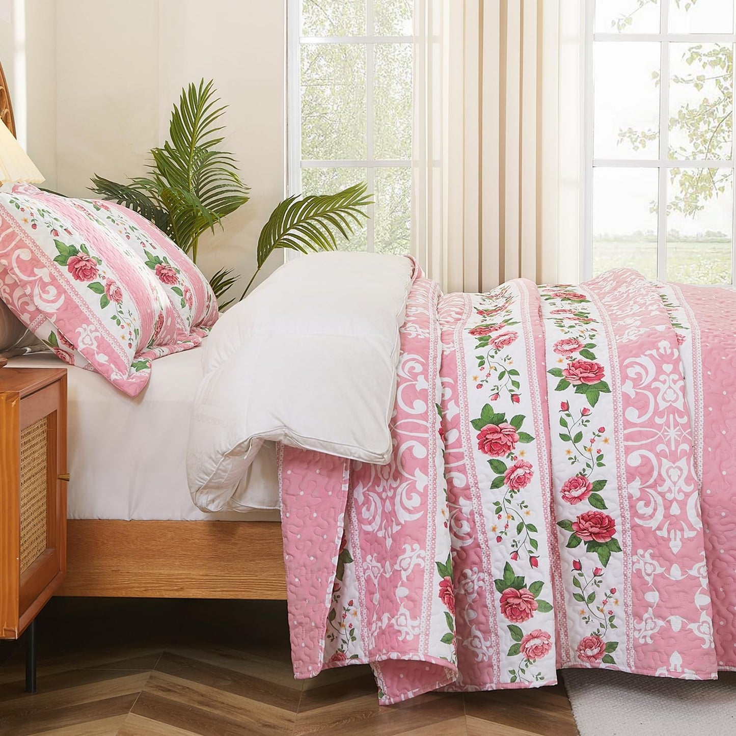 EVENHUG Quilt Queen Size Bedding Set Floral Bedspread Lightweight Reversible Bed Cover with 2 Pillow Shams for All Seasons 3 Pieces (92"X96")