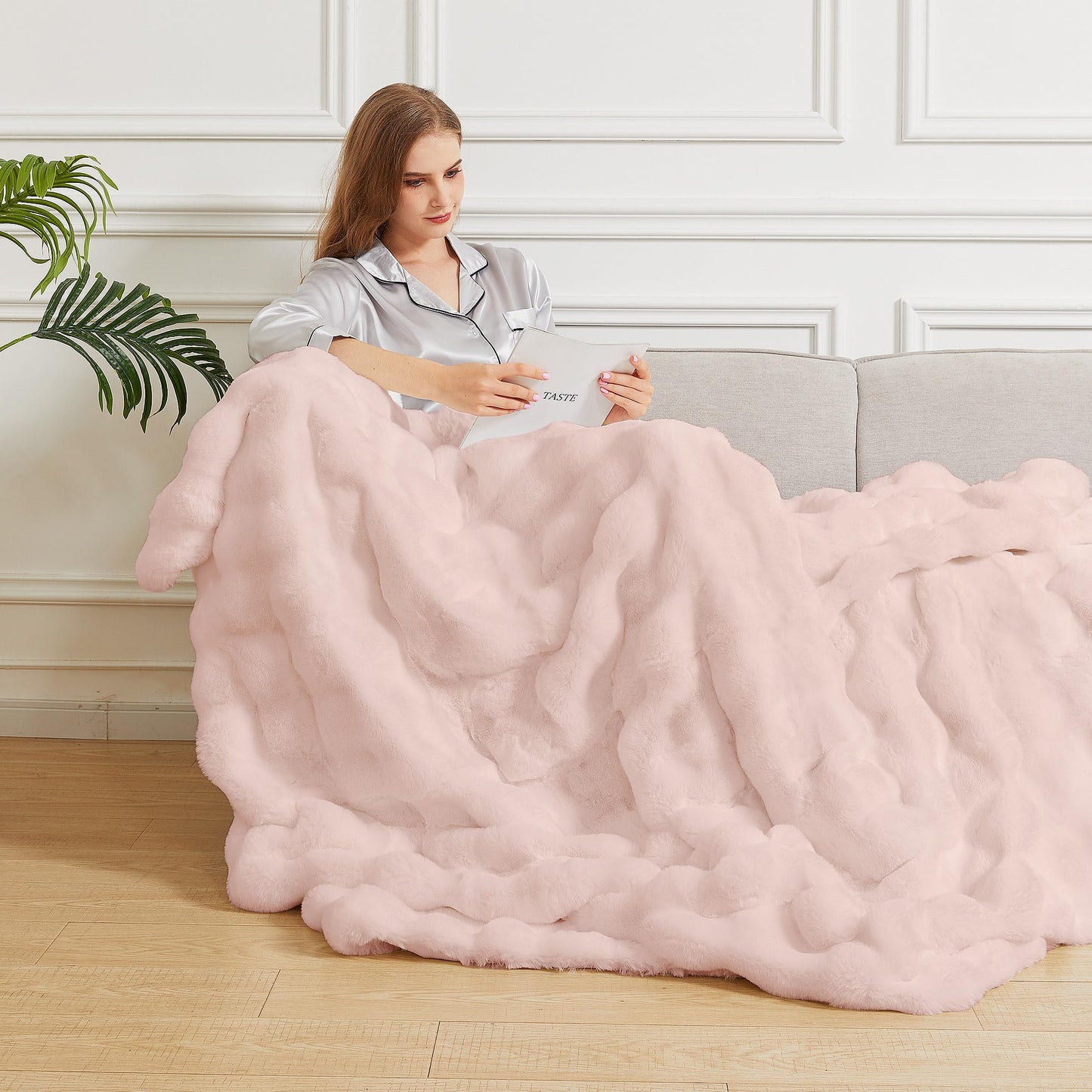 ORINOVA Pink Fluffy Double Sided Blanket for Couch Living Room Faux Fur 50x60 Fuzzy Throw No Shed Blanket for Bed Soft Furry Bed Cozy Comforter Home Decor Gifts 860 GSM