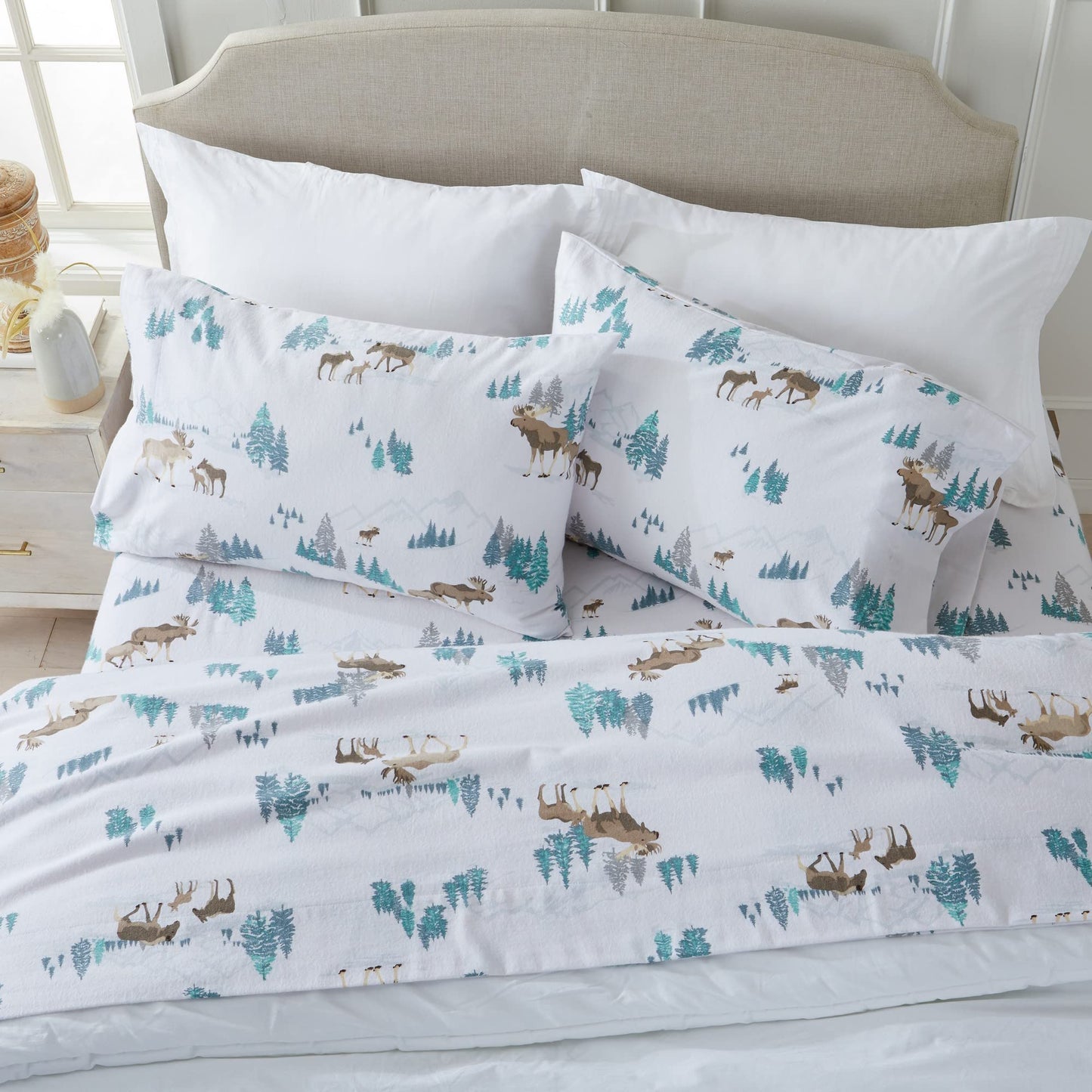 Market & Place 100% Turkish Cotton Flannel Sheet Set | 4 Piece Deep Pocket Novelty Cozy Winter Bed Sheets | Double Brushed for Extra Softness & Comfort | Alpine Collection (Queen, Moose)